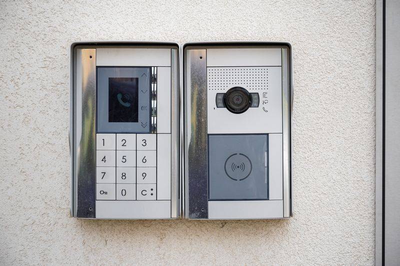 VIDEOPHONE AVEC DIGICODE ET LECTEUR DE BADGE GRASSE